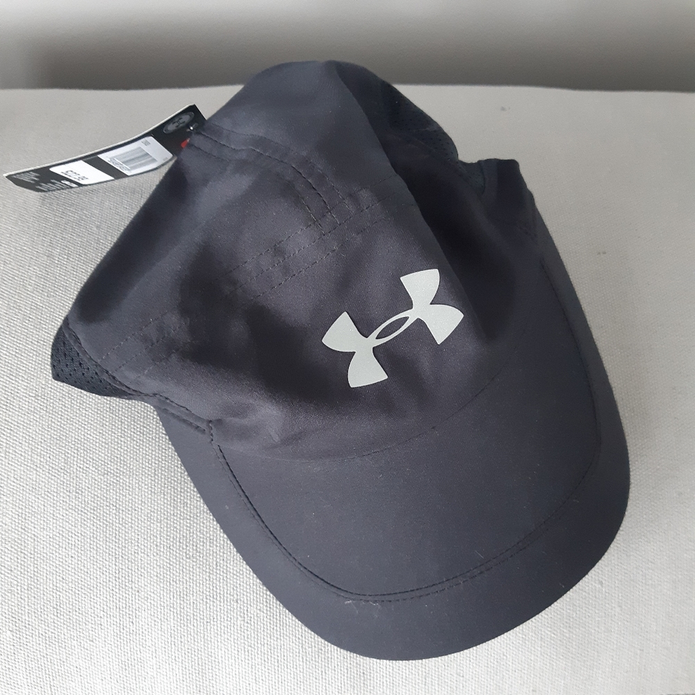Under Armour women's running hat black
